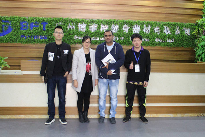 毛里求斯客戶來(lái)博菲特采購(gòu)健身器材