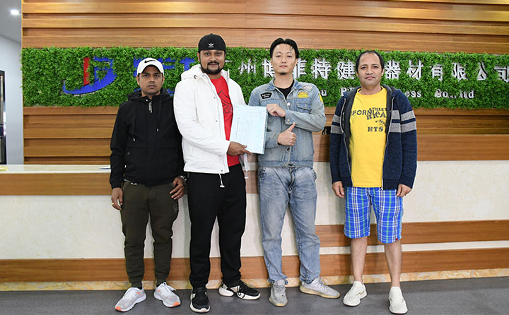 尼泊爾客戶來中國(guó)采購(gòu)健身器材